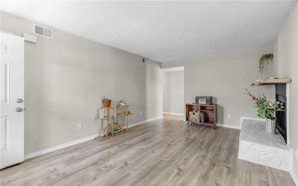 256 Portview AVE #D-2, NORFOLK VA 23503 - Photo 5