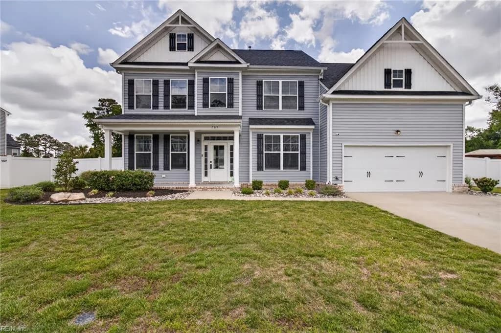 709 Renee LN, CHESAPEAKE VA 23322 - Main photo