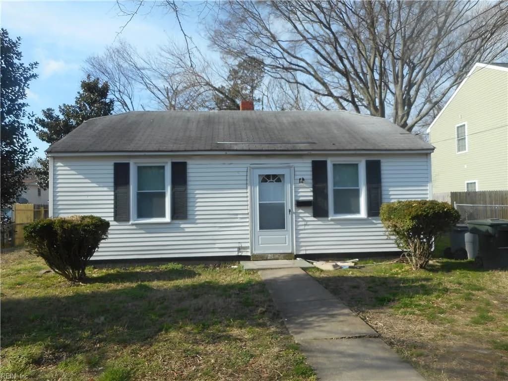 708 Norwood CIR, HAMPTON VA 23661 - Photo 2