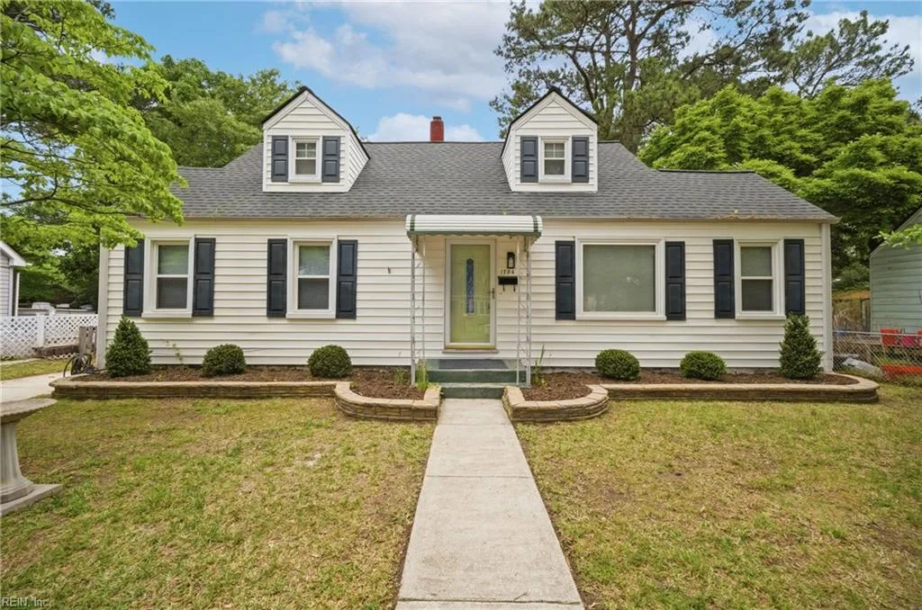 1704 Tarrall AVE, Norfolk — 4 bed Residential, 1,564 sqft
