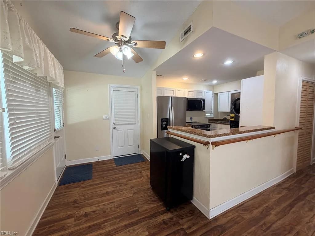 1309 Sparrow RD, CHESAPEAKE VA 23325 - Photo 3