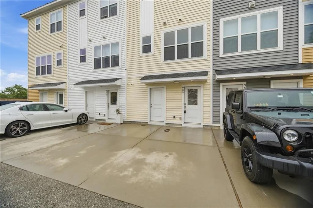 909 Baltic AVE, VIRGINIABEACH VA 23451 - Photo 2