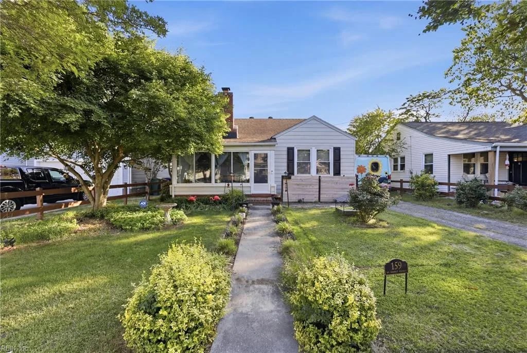 159 W Seaview AVE, Norfolk — 2 bed Residential, 1,183 sqft