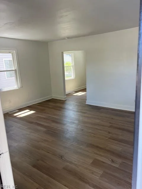 32 W Southampton AVE, HAMPTON VA 23669 - Photo 5