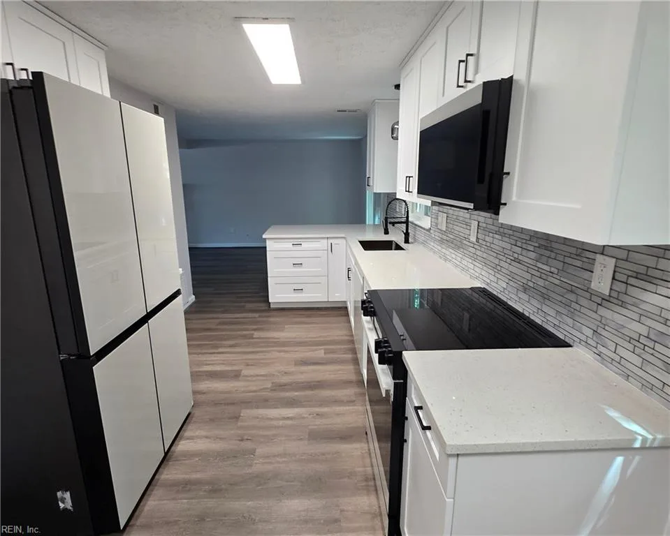 436 Michael Irvin DR, NEWPORTNEWS VA 23608 - Photo 5
