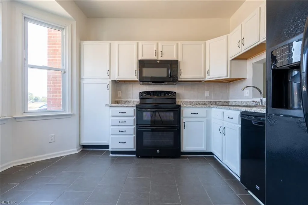1209 Killington SQ #104, CHESAPEAKE VA 23320 - Photo 4