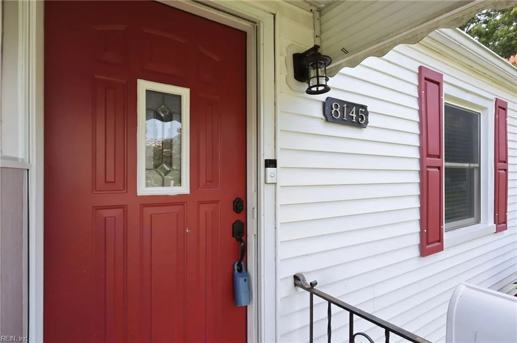 8145 Colin DR, NORFOLK VA 23518 - Photo 4