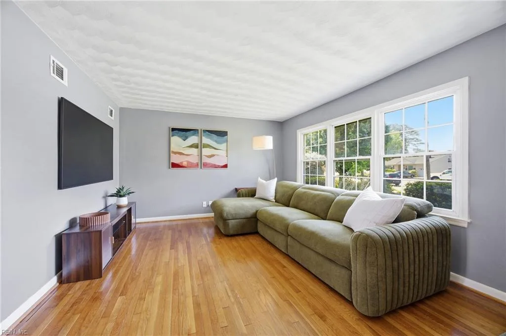 1618 Esquire ST, NORFOLK VA 23503 - Photo 5