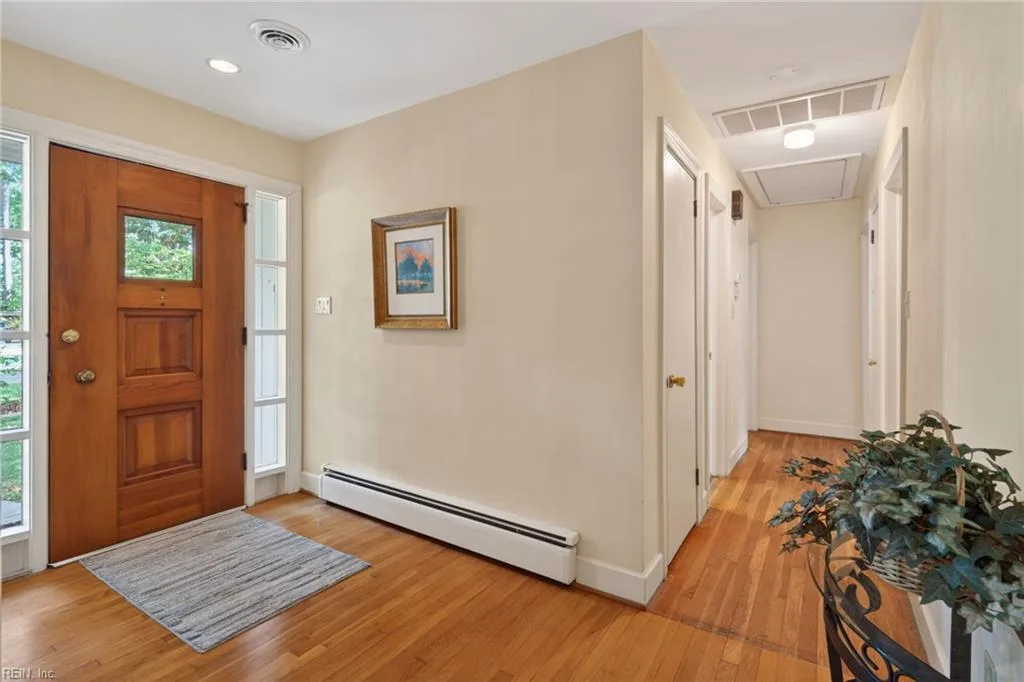 317 Central PW, NEWPORTNEWS VA 23606 - Photo 4