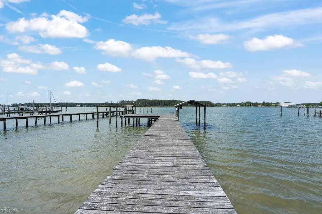 302 Wildey RD, SEAFORD VA 23696 - Photo 4