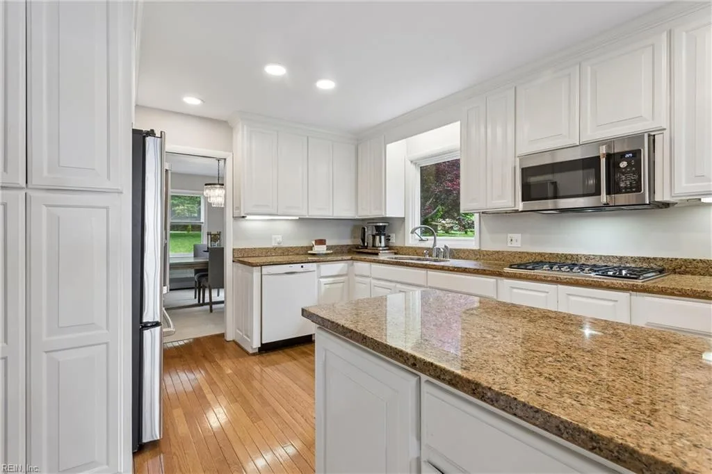 635 HAYSTACK LANDING RD, NEWPORTNEWS VA 23602 - Photo 5