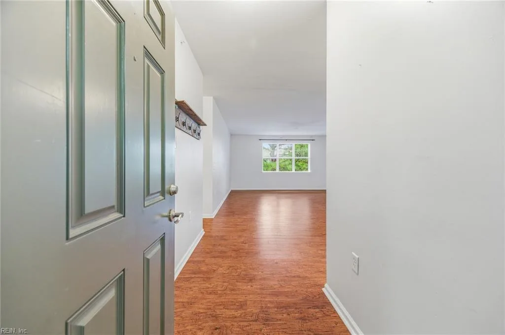 5304 Warminster DR #303, VIRGINIABEACH VA 23455 - Photo 4