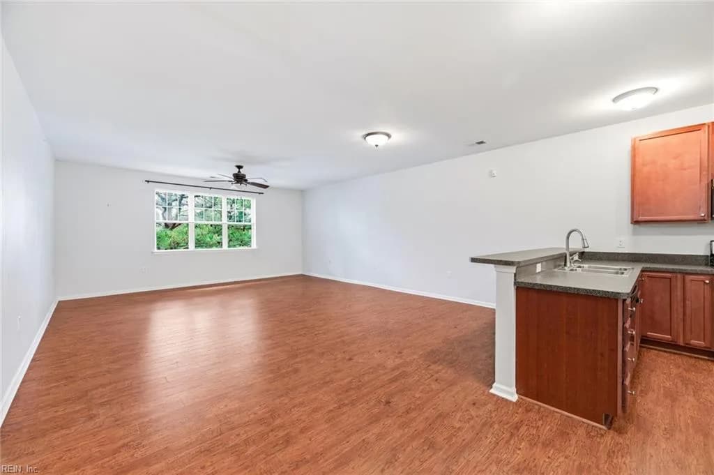 5304 Warminster DR #303, VIRGINIABEACH VA 23455 - Photo 5