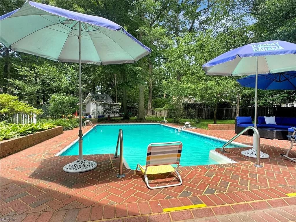 32 Valmoore DR, POQUOSON VA 23662 - Photo 3