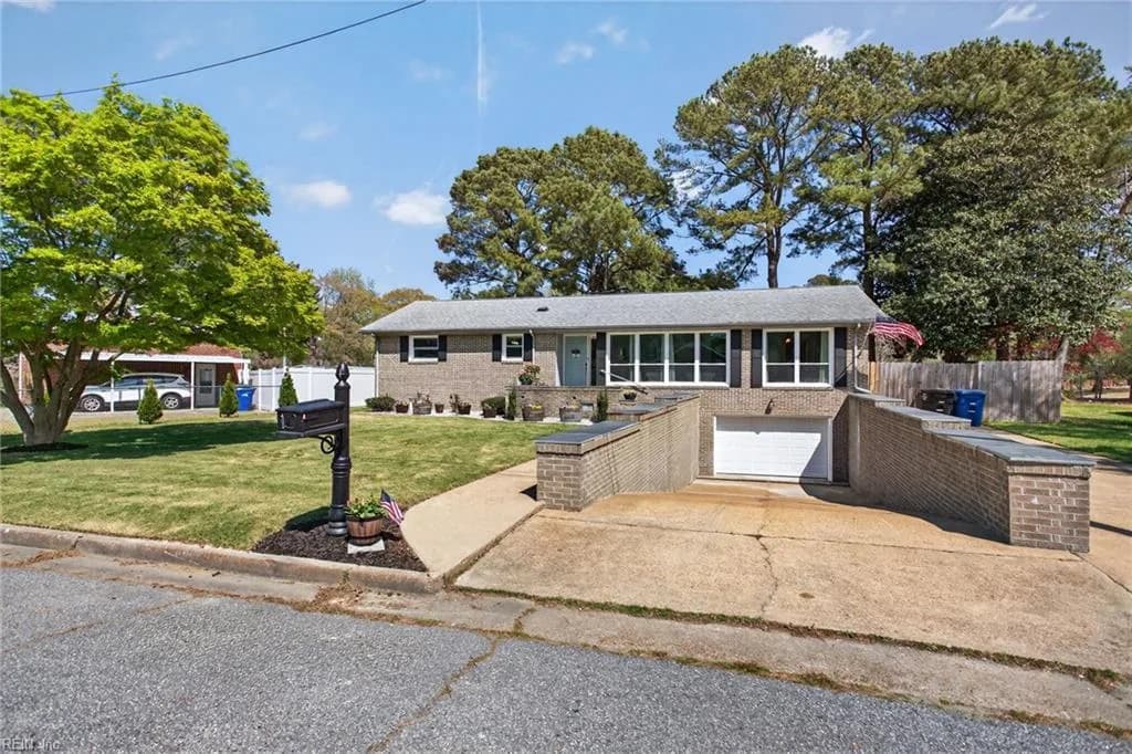 403 Holloway DR, PORTSMOUTH VA 23701 - Photo 3