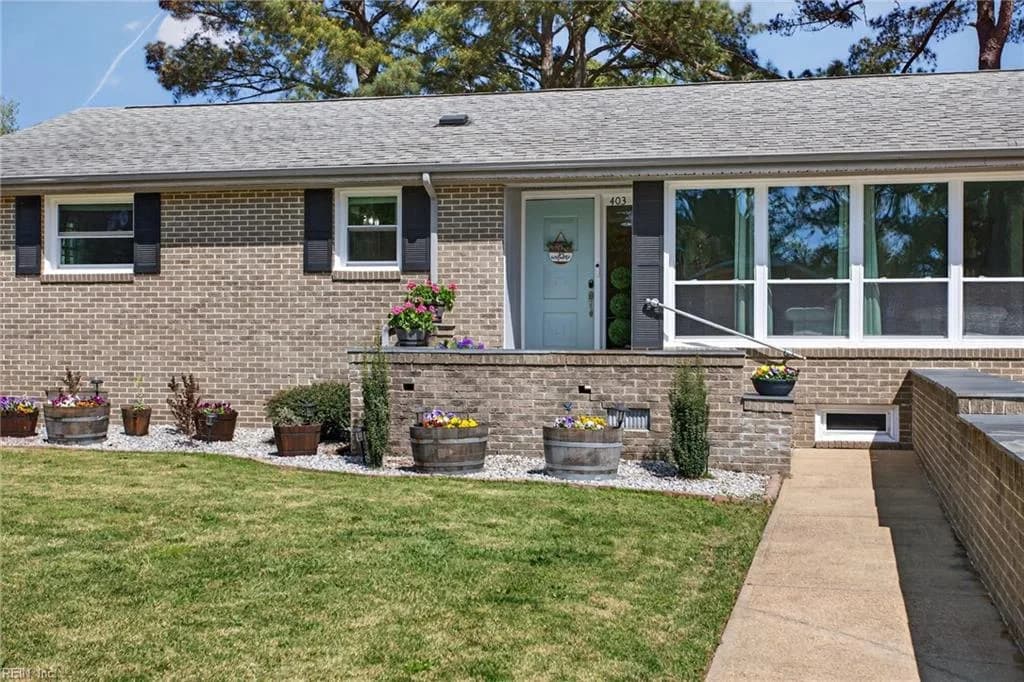 403 Holloway DR, PORTSMOUTH VA 23701 - Photo 4