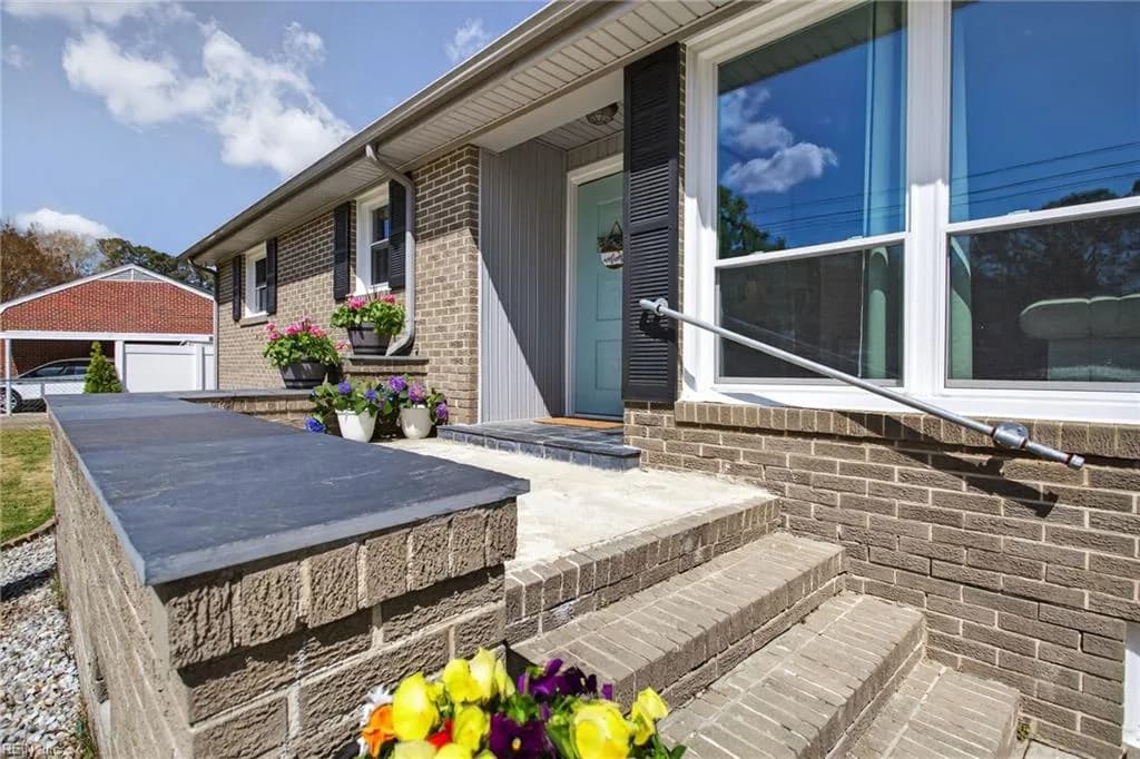 403 Holloway DR, PORTSMOUTH VA 23701 - Photo 5