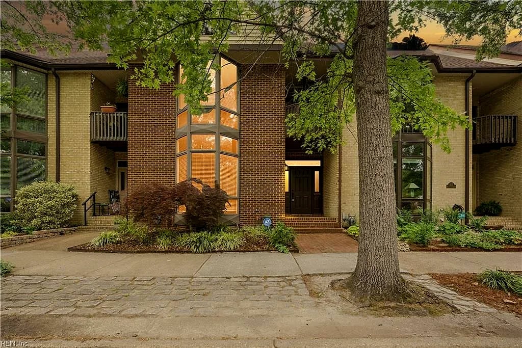 1213 Botetourt GDNS, NORFOLK VA 23517