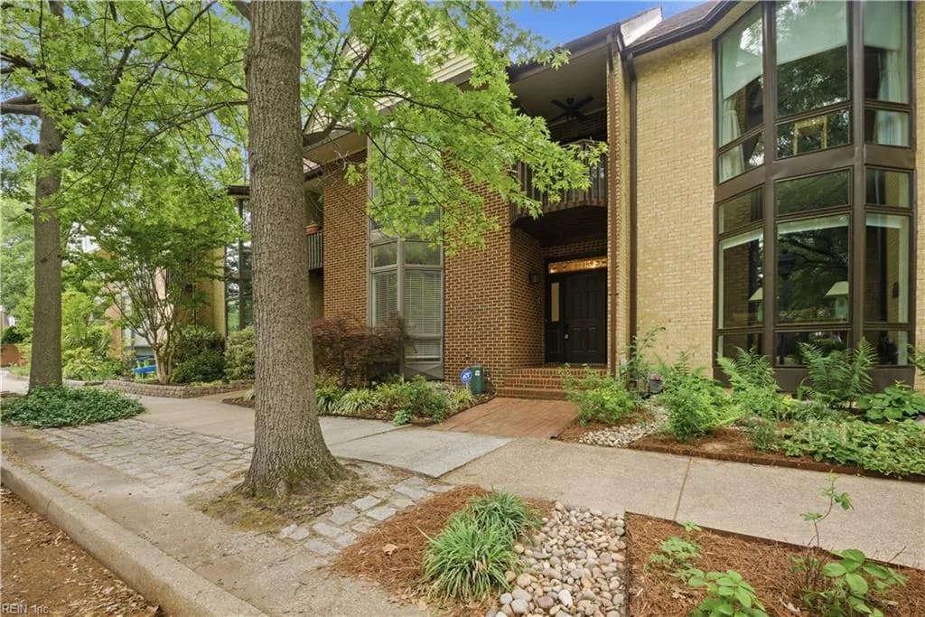 1213 Botetourt GDNS, NORFOLK VA 23517 - Photo 5