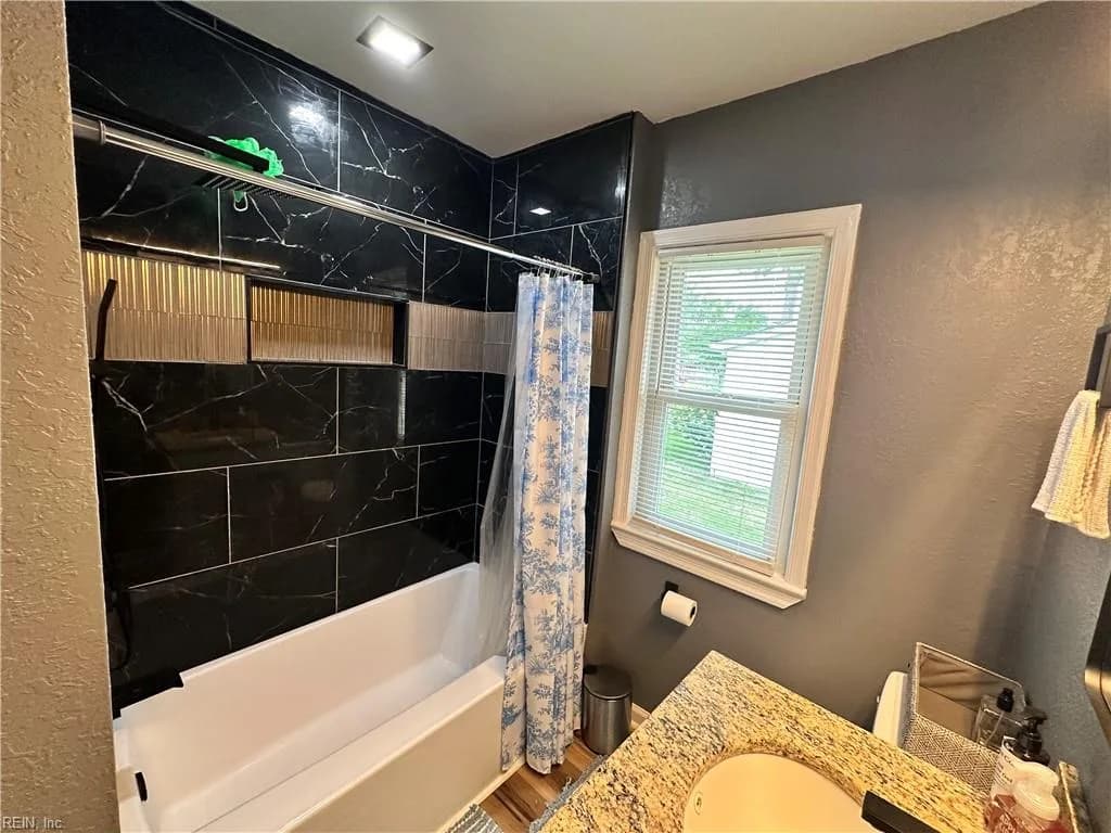 2736 Mckann AVE, NORFOLK VA 23509 - Photo 5