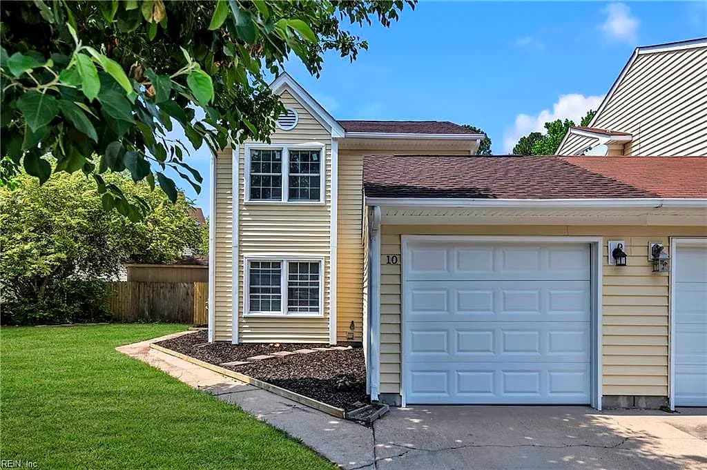 10 Warwick CIR, CHESAPEAKE VA 23320 - Main photo