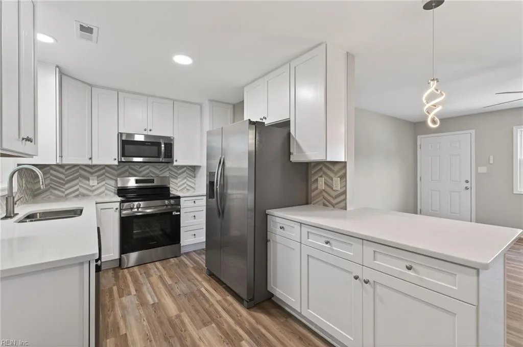 4832 82nd ST, HAMPTON VA 23605