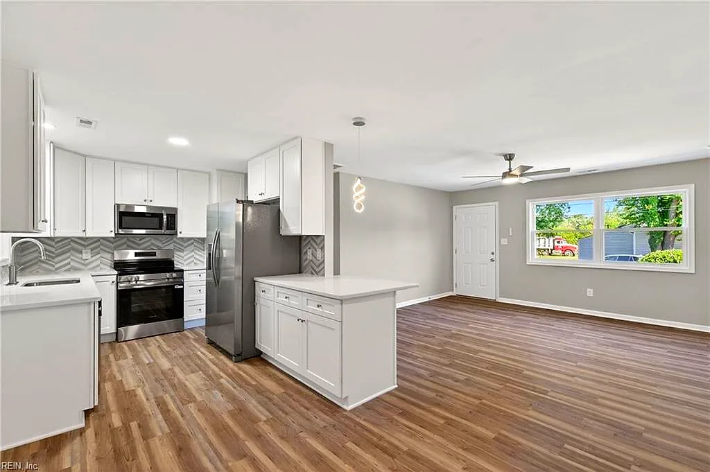 4832 82nd ST, Hampton — 4 bed Residential, 1,500 sqft