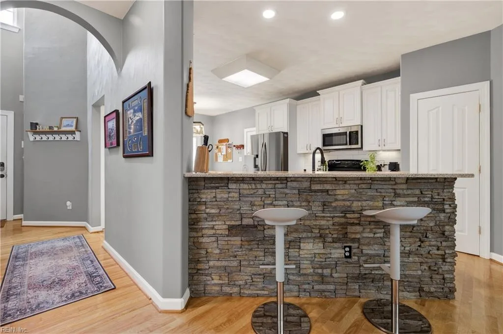 5804 Woodstock PT, VIRGINIABEACH VA 23464 - Photo 5