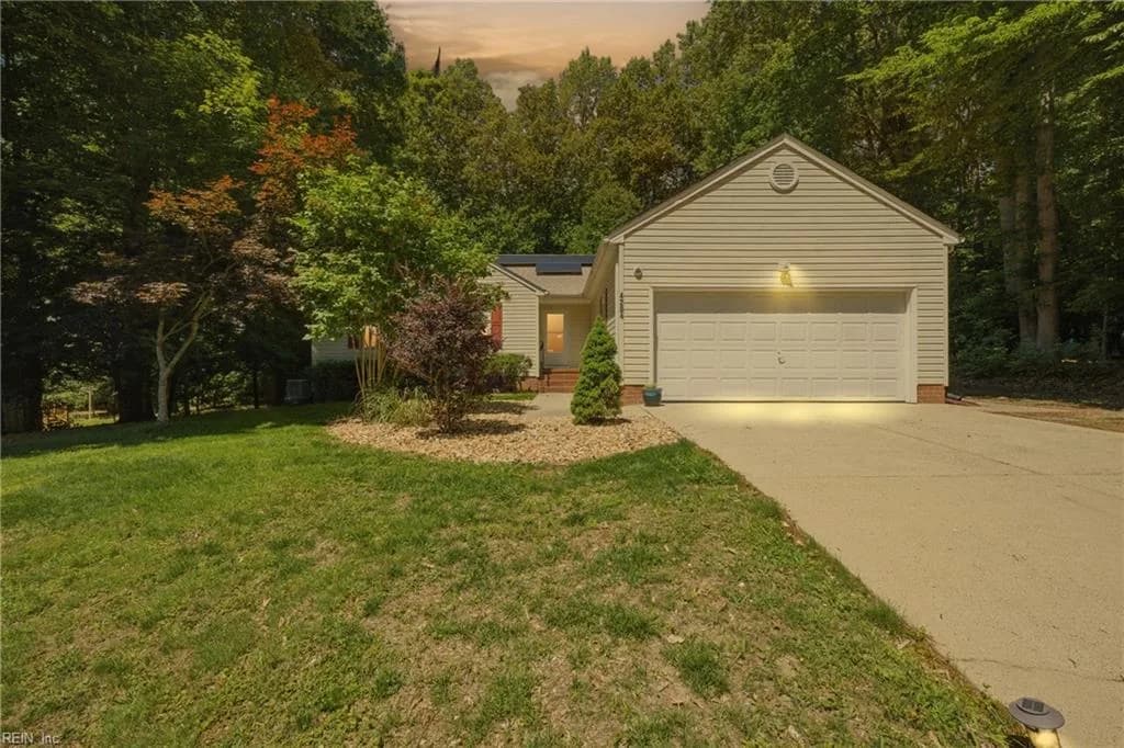 4204 Birdella DR, WILLIAMSBURG VA 23188 - Photo 3