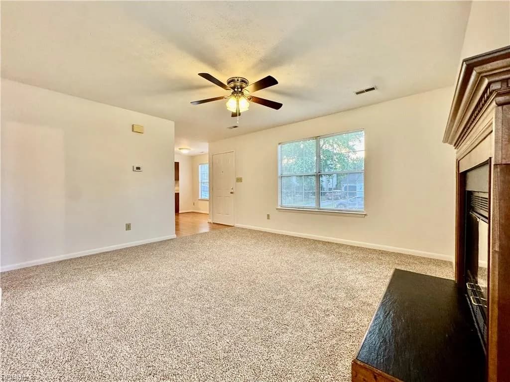 822 Estelle CT, NEWPORTNEWS VA 23608 - Photo 4