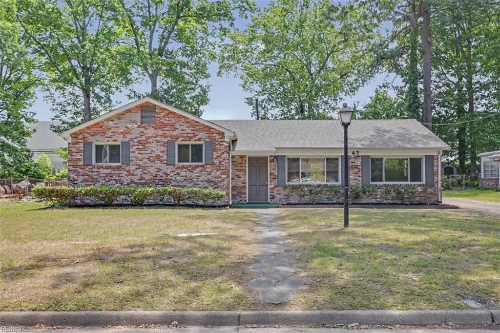 47 Azalea DR, HAMPTON VA 23669 - Photo 3