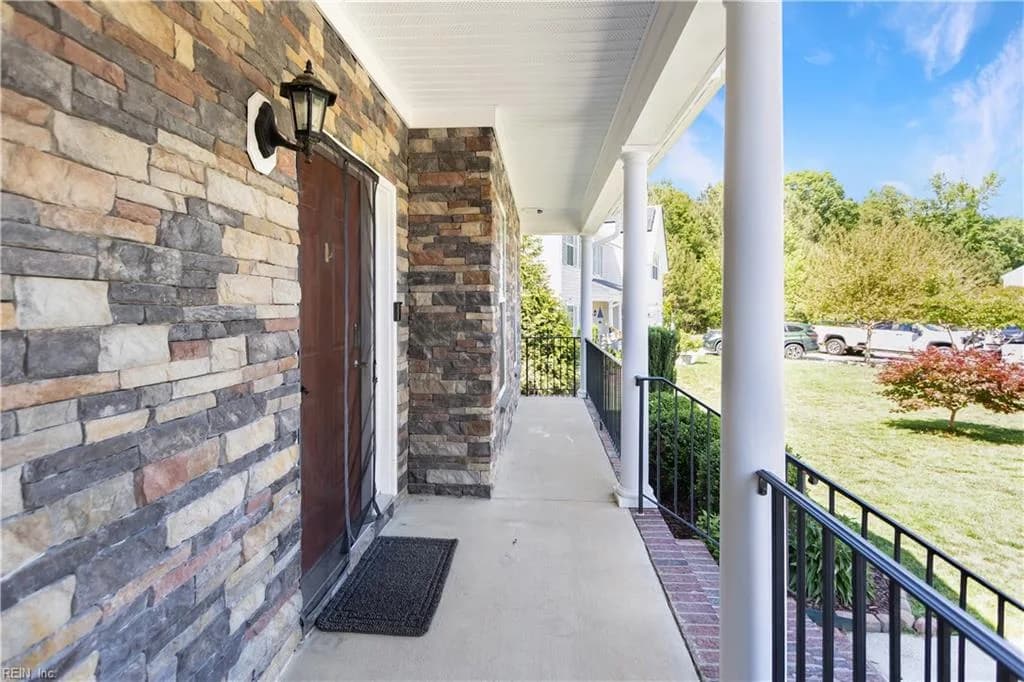 105 Crossing Waters WAY, YORKTOWN VA 23690 - Photo 5