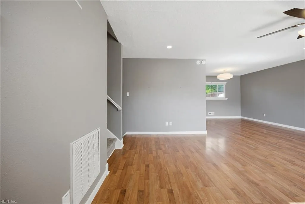 421 Cronin RD, VIRGINIABEACH VA 23452 - Photo 5