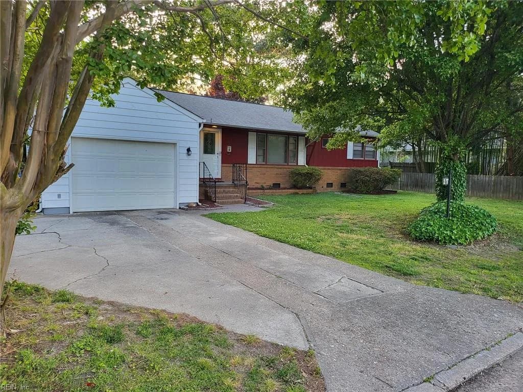 17 Gay DR, NEWPORTNEWS VA 23606 - Photo 2