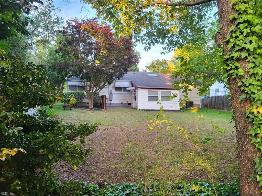 17 Gay DR, NEWPORTNEWS VA 23606 - Photo 5