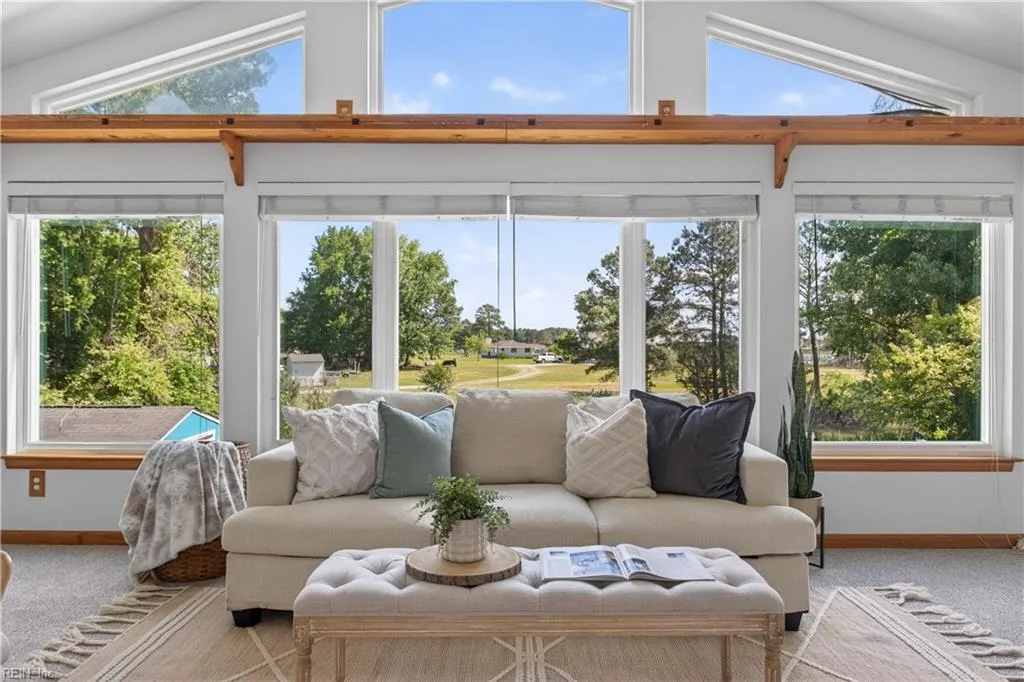 1407 Back Creek RD, SEAFORD VA 23696