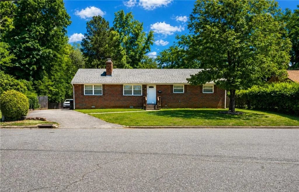 347 Avis CIR, Newport News — 4 bed Residential, 1,900 sqft
