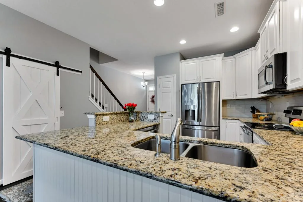 1525 Scoonie Pointe DR, CHESAPEAKE VA 23322 - Photo 5