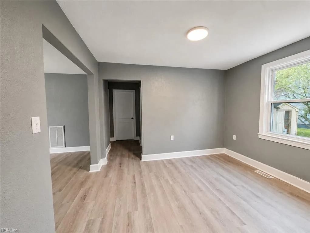 914 Widgeon RD, NORFOLK VA 23513 - Photo 3