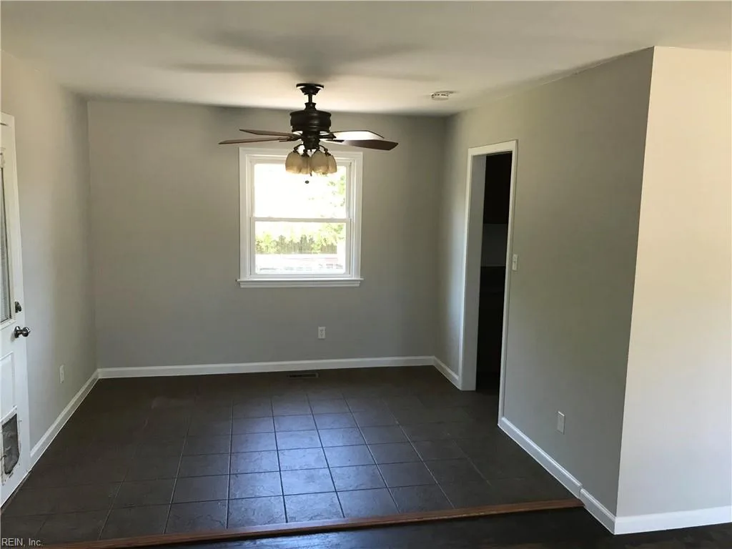 725 Harpersville RD, NEWPORTNEWS VA 23601 - Photo 4