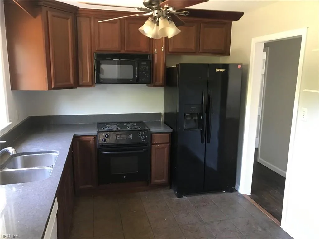 725 Harpersville RD, NEWPORTNEWS VA 23601 - Photo 5