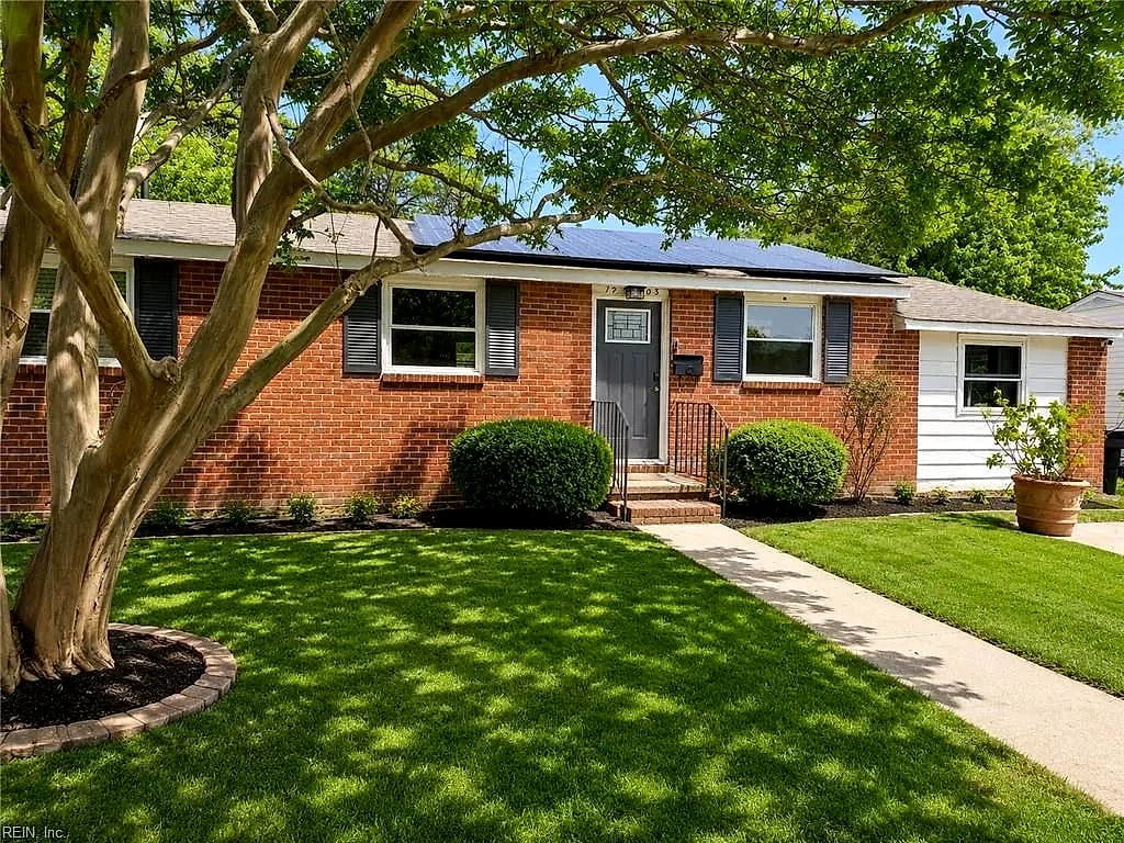 1903 Seward DR, HAMPTON VA 23663