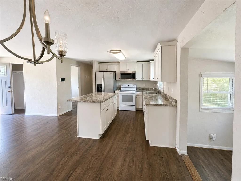 1903 Seward DR, HAMPTON VA 23663 - Photo 5