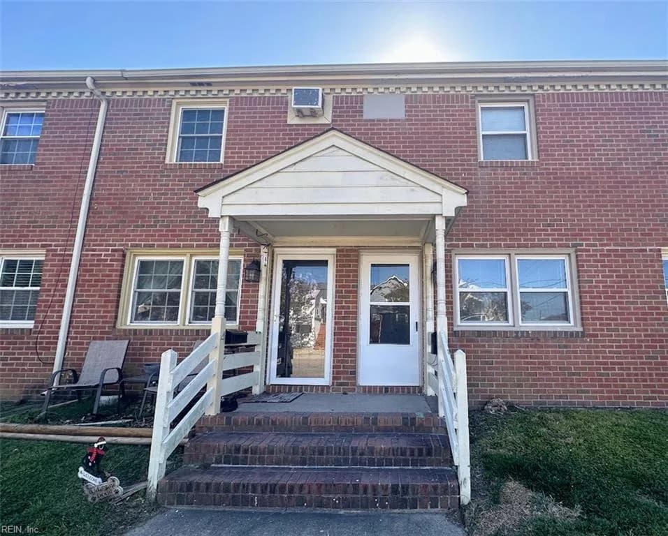 2222 Arctic AVE #3, VIRGINIABEACH VA 23451 - Photo 2