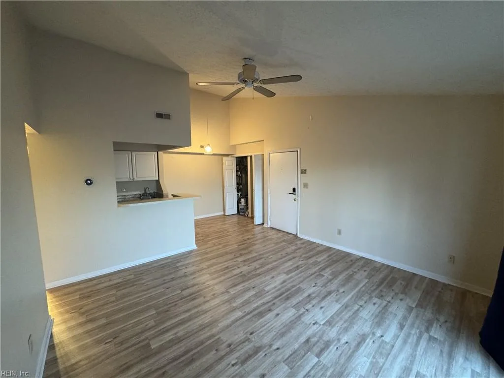 65 Wells CT #2, HAMPTON VA 23666 - Photo 3