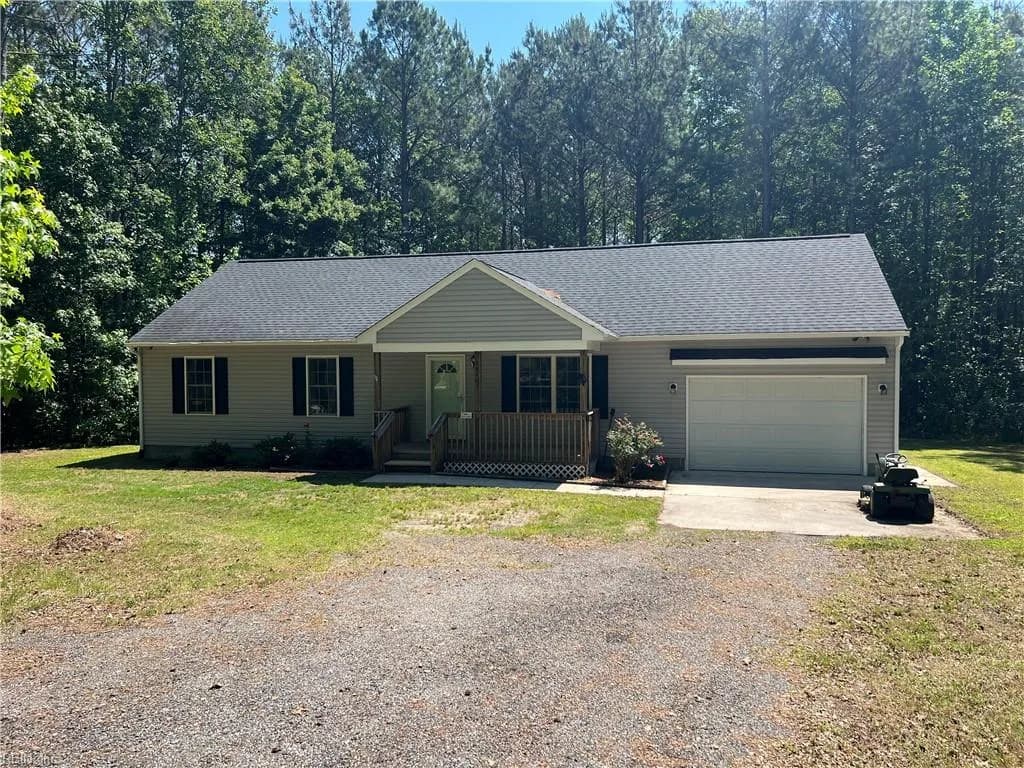 24101 Ridley RD, COURTLAND VA 23837 - Main photo