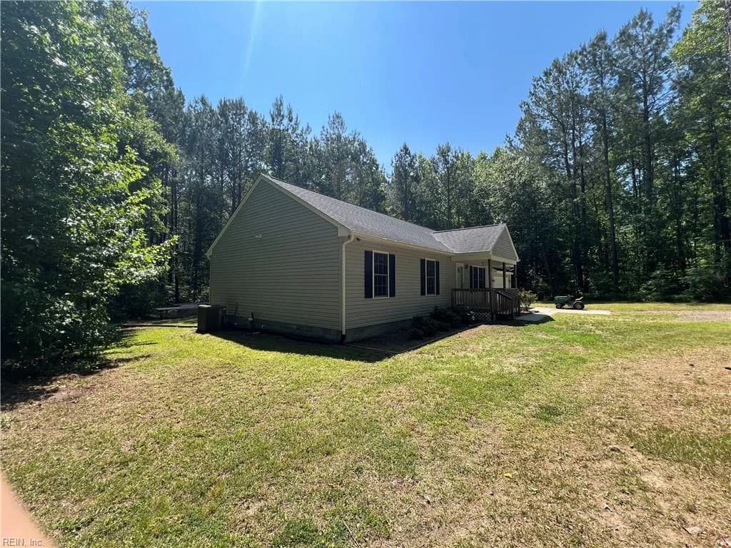 24101 Ridley RD, COURTLAND VA 23837 - Photo 3