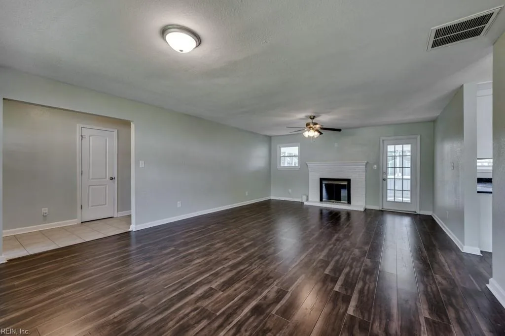3701 Gresham CT, VIRGINIABEACH VA 23452 - Photo 4