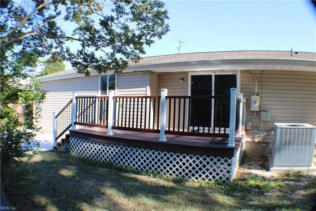6 Snidow BLVD, NEWPORTNEWS VA 23608 - Photo 4