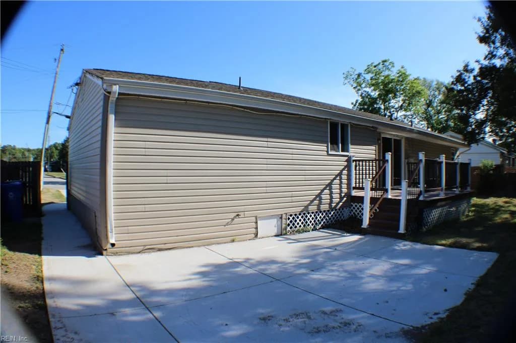 6 Snidow BLVD, NEWPORTNEWS VA 23608 - Photo 5